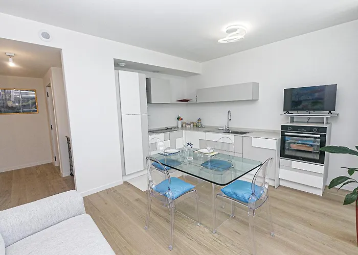 Iflat La Casa Sul Waterfront Di Levante דירה